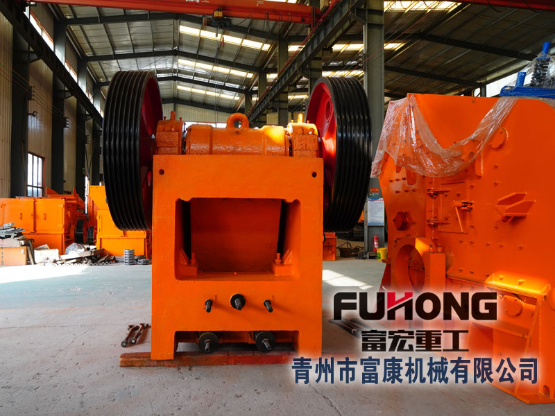 如何降低新型顎式破碎機(jī)在使用過(guò)程中的噪音問(wèn)題？